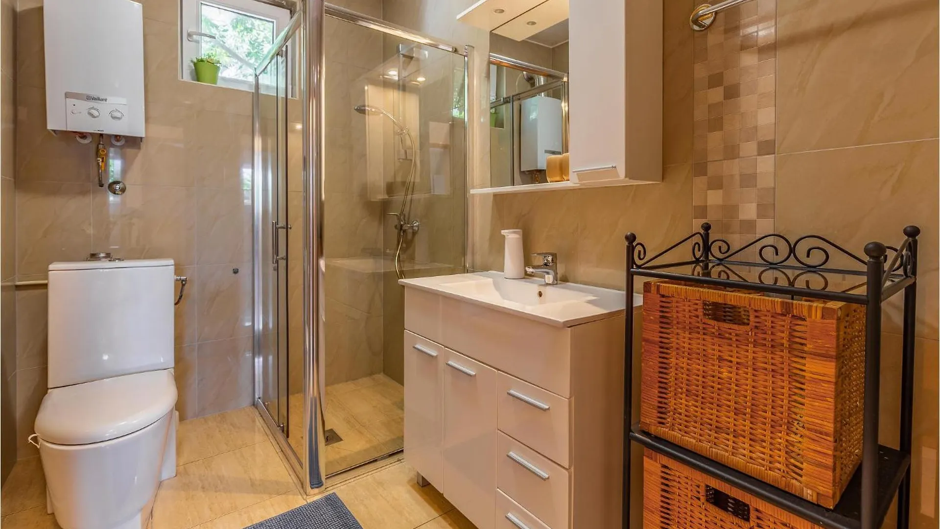 Lovely Home In Medulin With Wifi