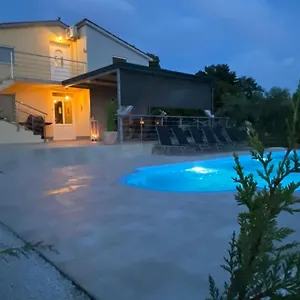  Ferienhaus Aleya FERIENHAUS mit Pool